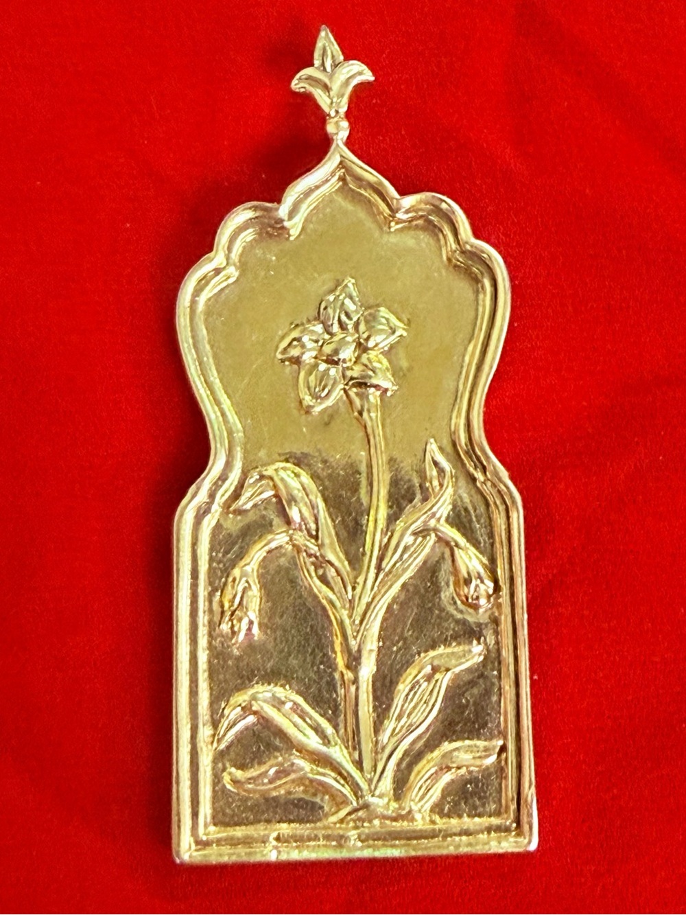 MMA Brooch Pendant gold tone and floral
